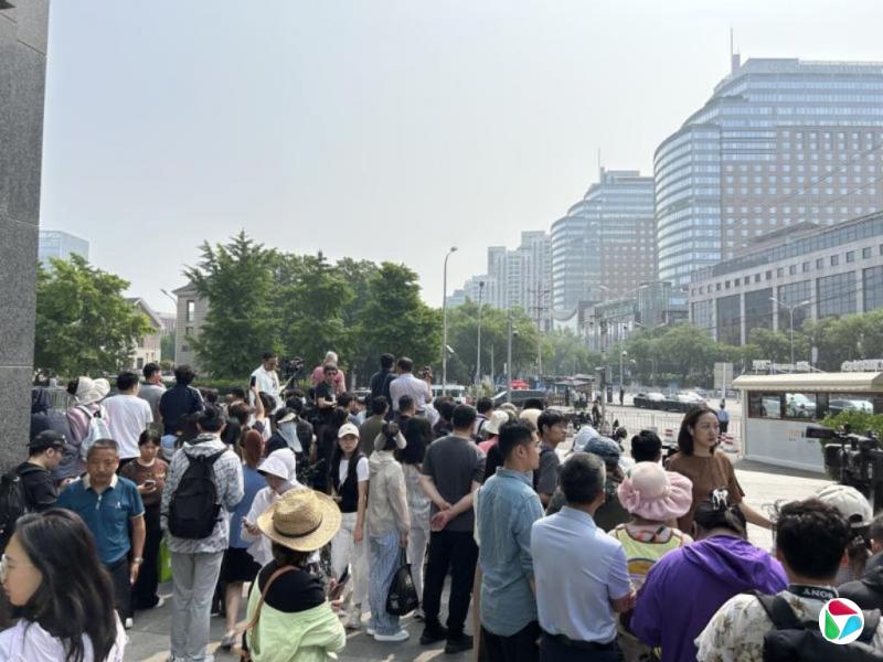 特朗普出发前往北京人民大会堂