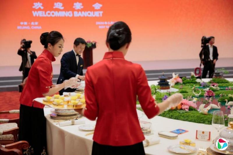 【图集】北京烤鸭配国产葡萄酒 中国七道菜款待特朗普