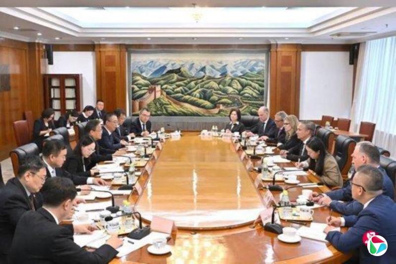 中国发改委官员见波音与通用电气航空航天CEO