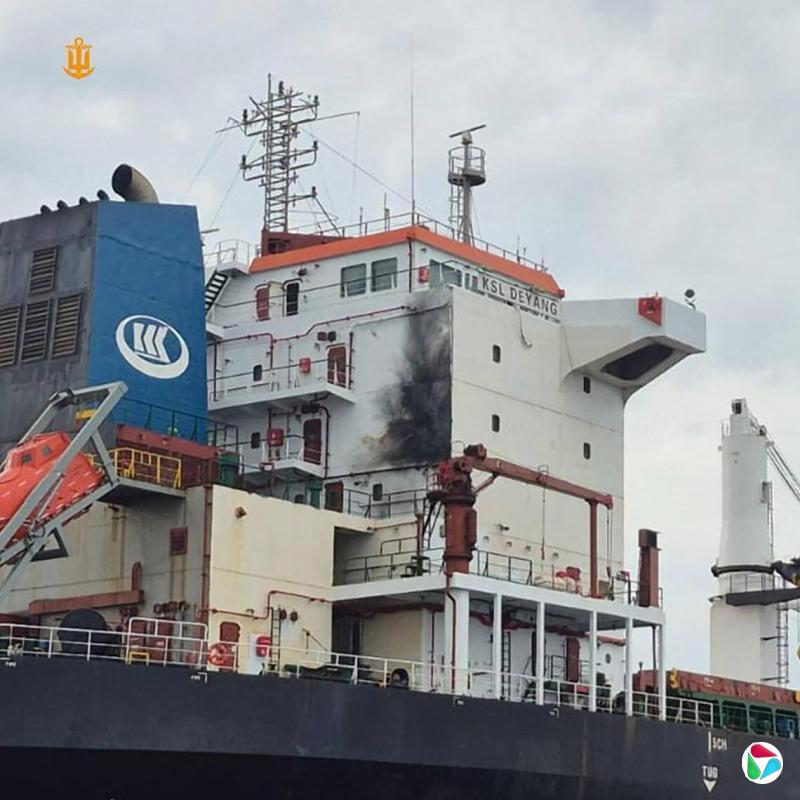 中国外交部:被击中货船中国人员无伤亡