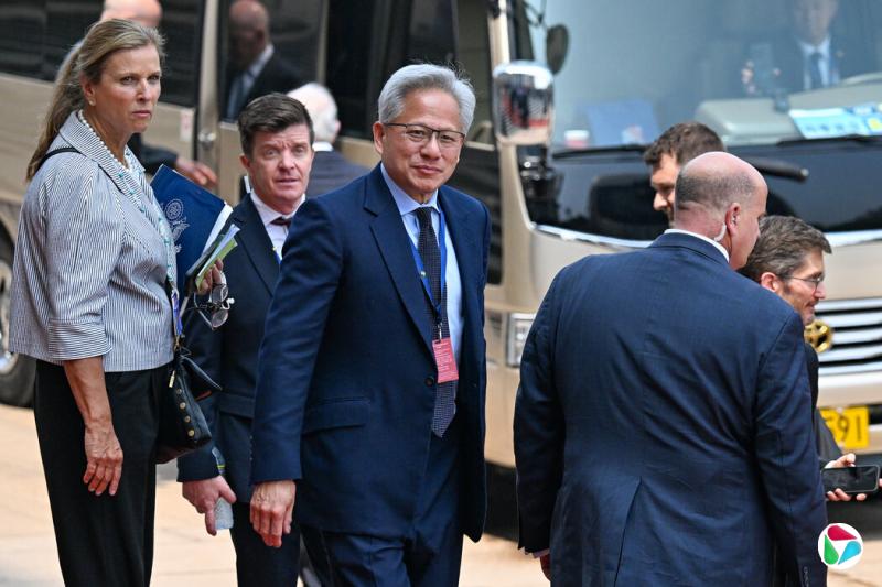 英伟达首席执行官黄仁勋表示,他上周在北京与中国官员会面时并未提及该芯片。