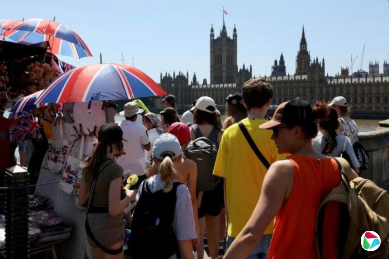 热浪笼罩欧洲 英国爱尔兰法国气温飙升