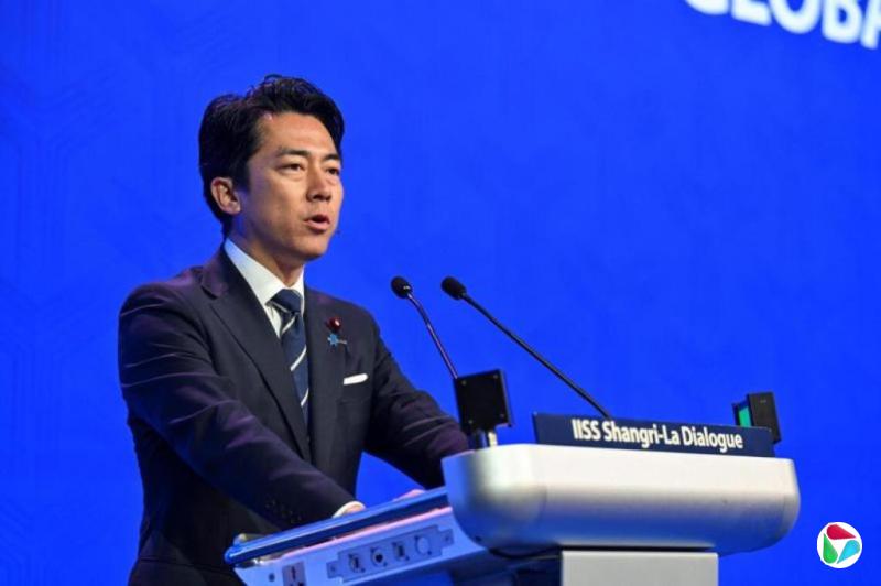 小泉否认日本走向新军国主义 中国指回避历史罪责