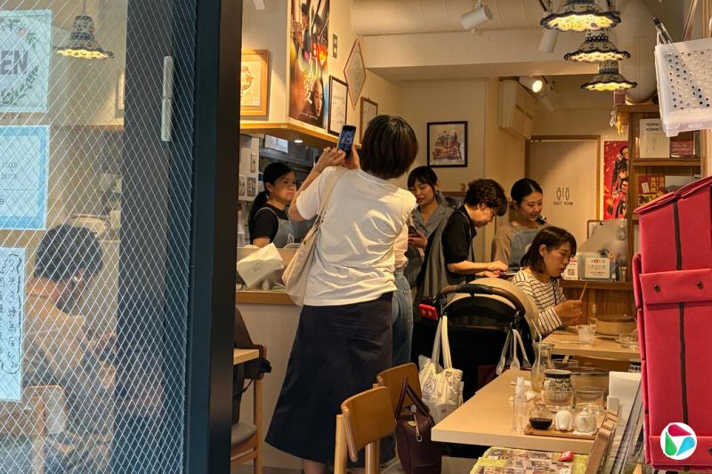 港式粥铺连锁店“3米3”最后一天营业。