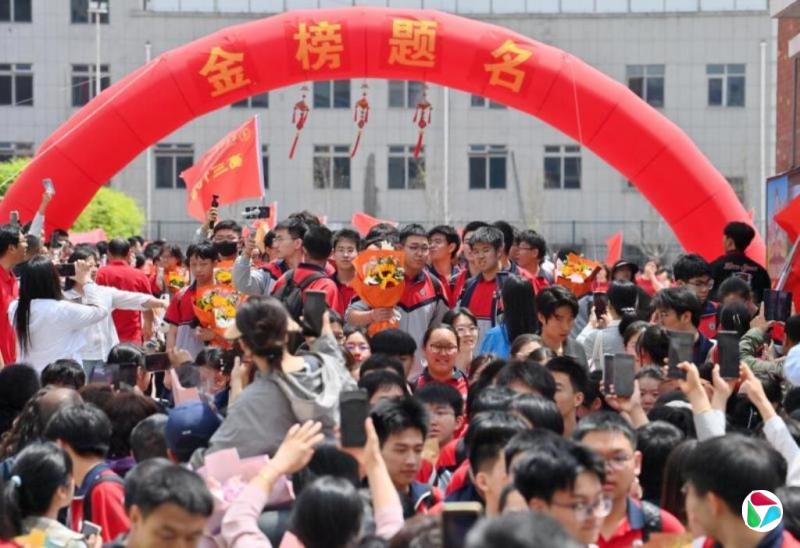 就业市场持续承压 中国高考人数连续第二年下滑