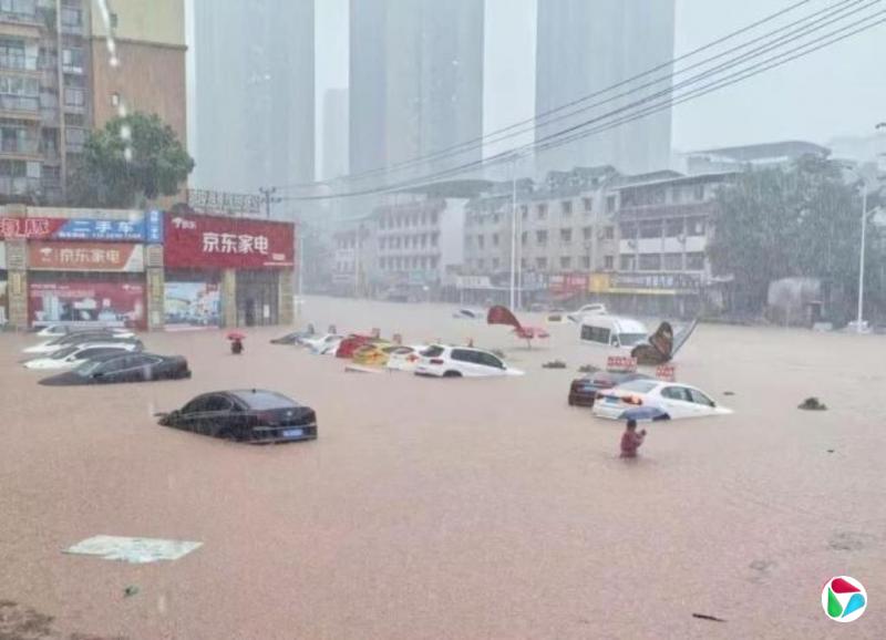 重庆七区县大暴雨 合川水深两米启动最高防汛响应