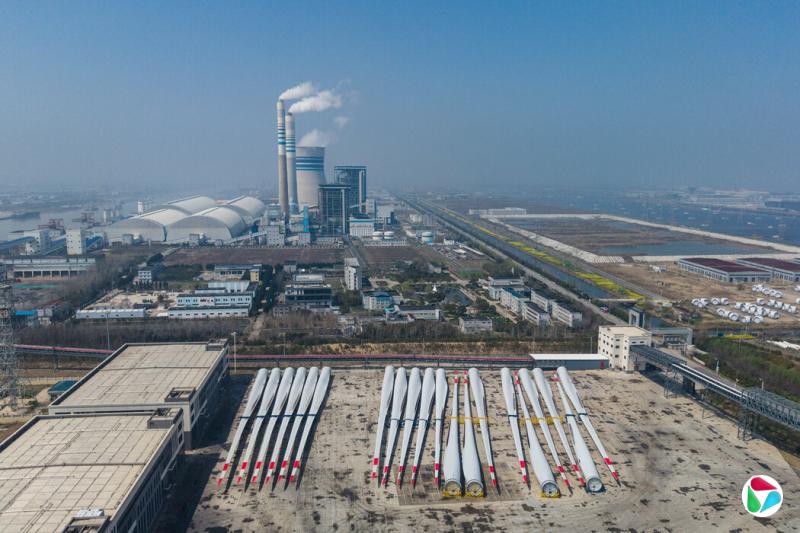 中国盐城的风力涡轮机部件。中国企业在现代电网几乎所有部件的制造中占据主导地位。
