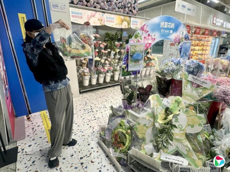 《求是》:不少居民感叹家底变薄 近来就业收入承压明显