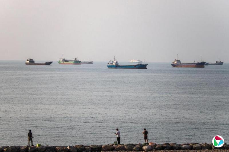 波斯湾产油国努力恢复出口 部分船东和买家仍对海峡局势保持谨慎