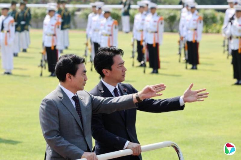 韩日防长重申 承诺对朝鲜半岛无核化