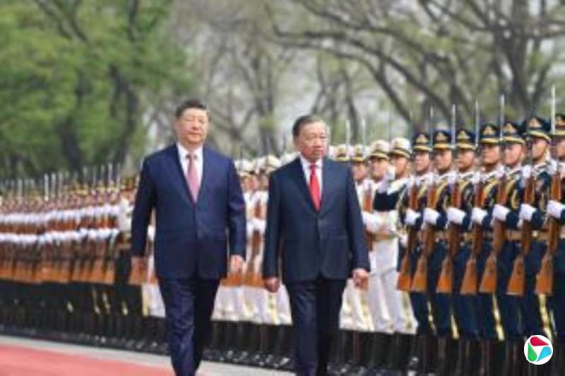 中国海军舰艇编队7月初访问越南