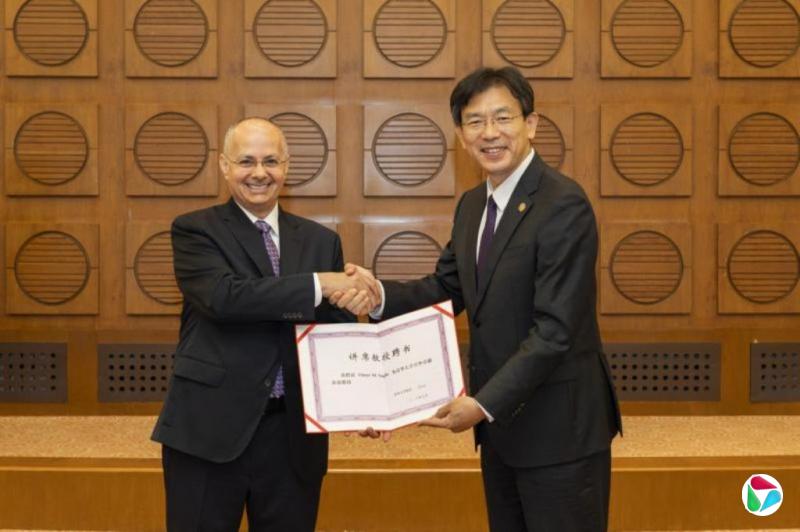 诺贝尔化学奖得主加盟清华大学