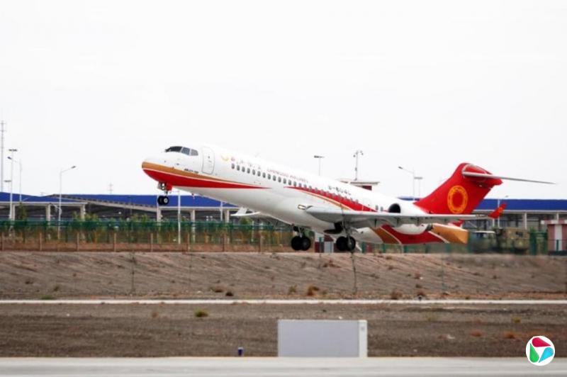 中国国内航线燃油附加费下调 暑期机票预订升温