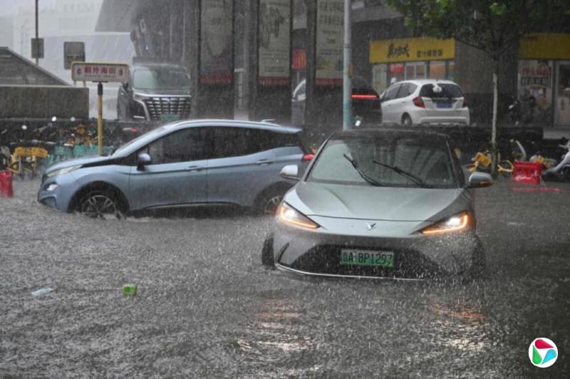 受强降雨影响 北京多公园景区暂时关闭