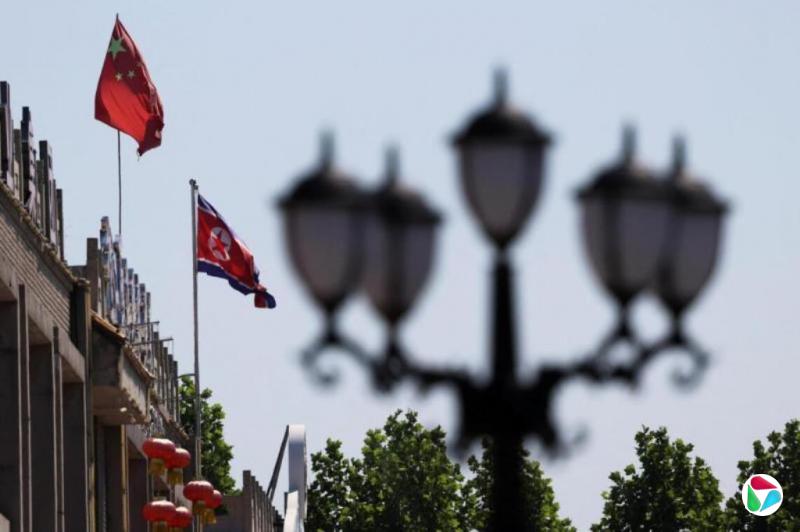 习近平会见朝鲜总理朴泰成