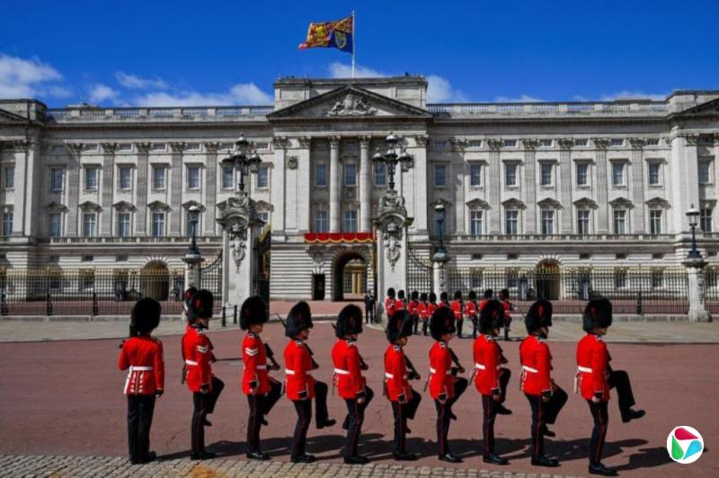 何越:白金汉宫为何不再作为国王官邸?——英国王室的现代化选择