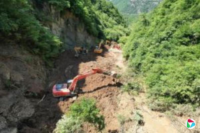 重庆彭水突发山体垮塌 多栋居民楼被埋