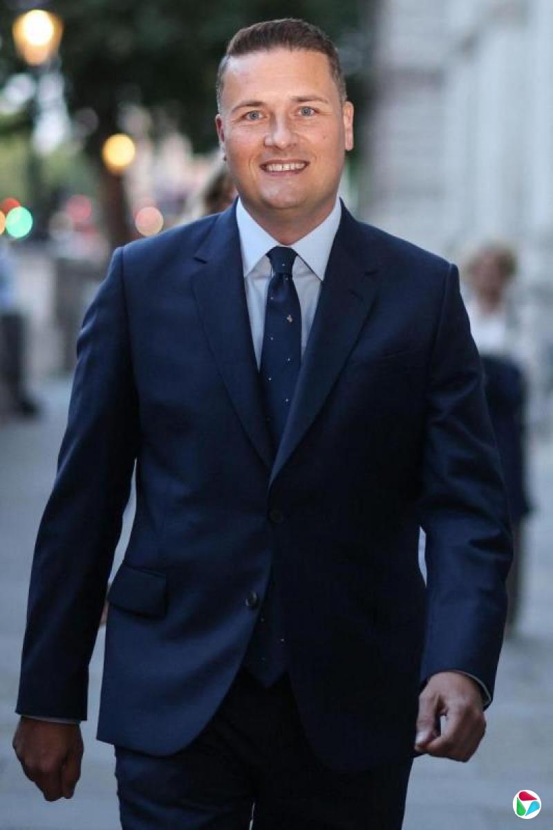 伯纳姆组建新内阁 撤换多名前首相亲信