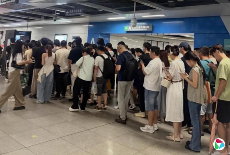 深圳地铁安检升级高峰拥堵 官方优化措施疏导客流