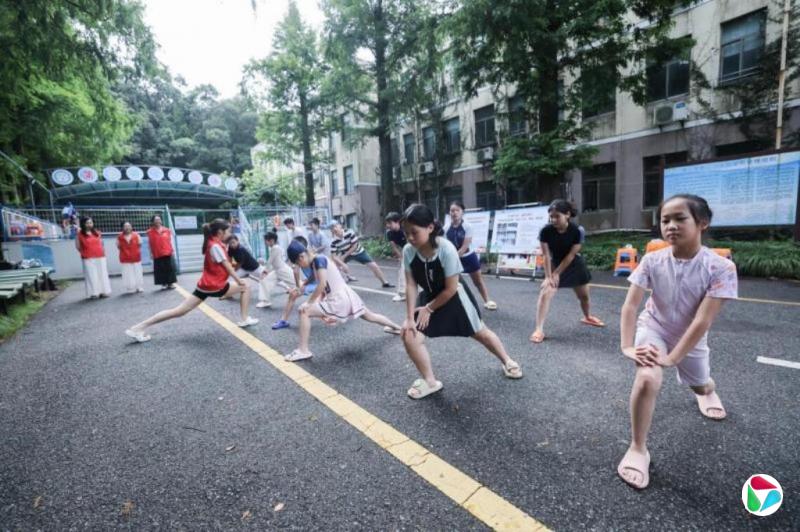 习近平谈基础教育:落实健康第一理念 促进学生身心健康