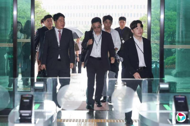 韩国地方选举投票率疑遭篡改 调查人员搜查选委会总部
