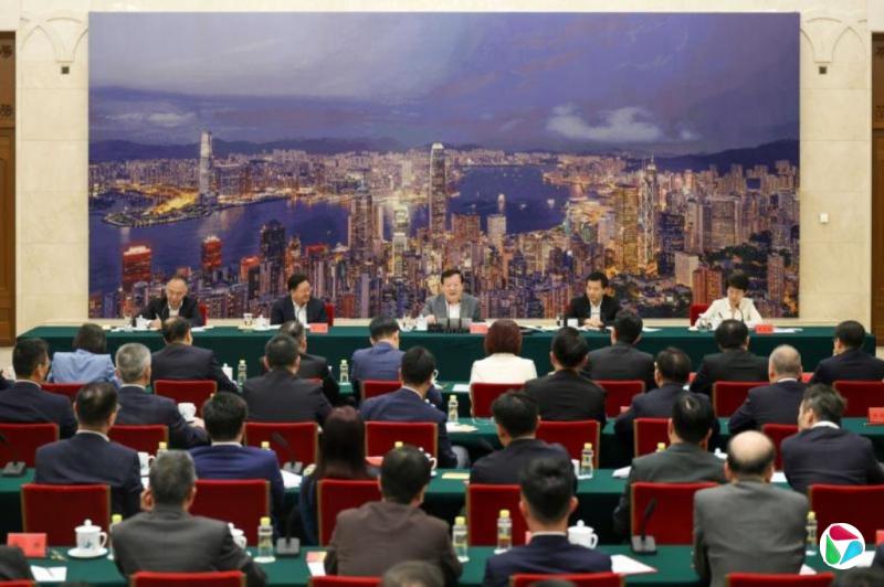 夏宝龙促港议员支持政府为市民解难排忧