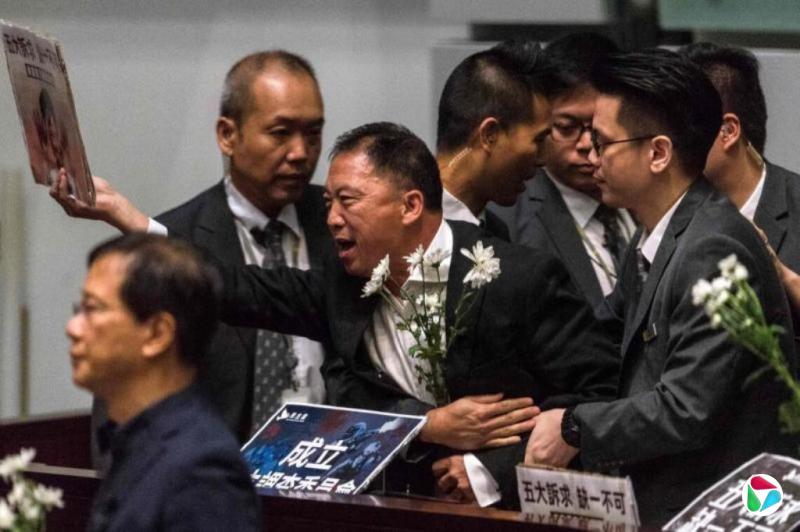 原被令遣返 港前民主党主席胡志伟获准在英国逗留半年