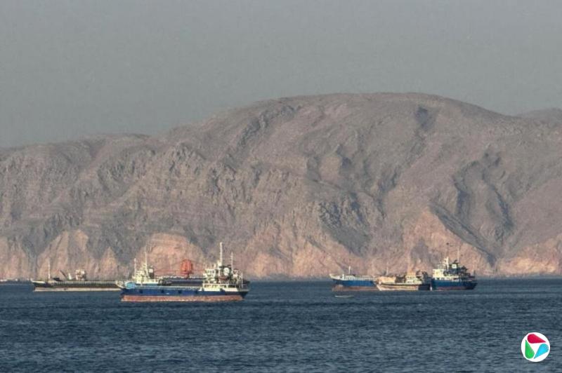霍尔木兹海峡附近货船遭袭
