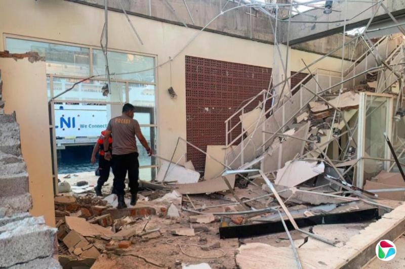 印尼地震死亡人数增至20 搜救队继续营救受困者