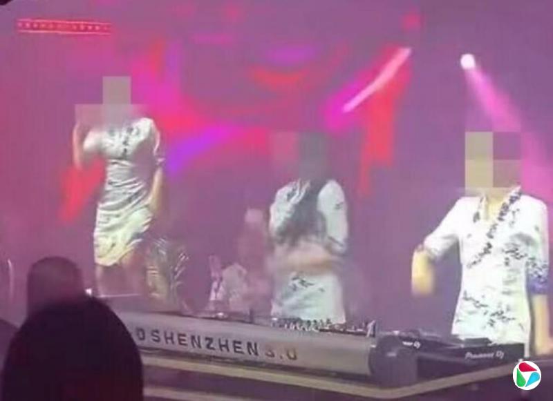 酒吧女穿空姐制服热舞 海航:已发律师函