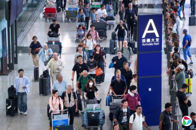 陈茂波:今年前7个月访港旅客同比升12% 达3122万人次