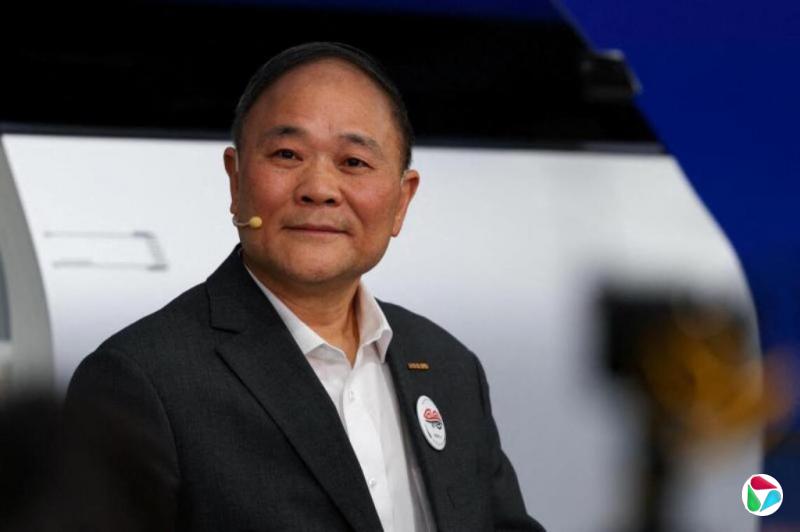 吉利汽车交出最好半年业报 创始人李书福辞任董事会主席