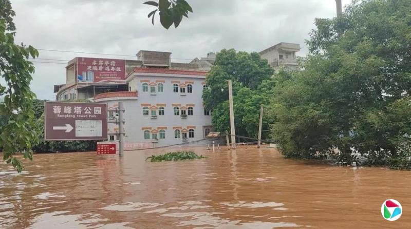 台风“紫檀”继续带来强降雨 广西累计转移逾5万人