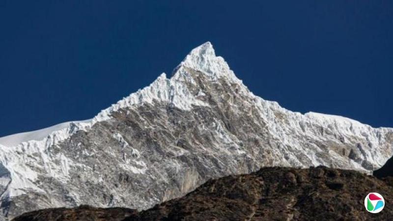 �ʵ������壨Langtang Lirung��ȫ������ѩ���ǵ�ɽ�������ʵ������������ɼ���