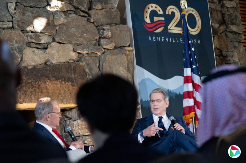 周二,美国财长贝森特在G20峰会的一场活动上讲话。
