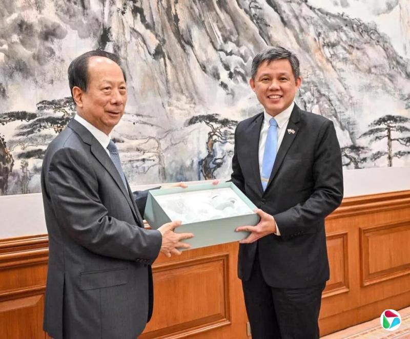 陈振声再会石泰峰:新中公共服务深化交流有助建立强韧关系