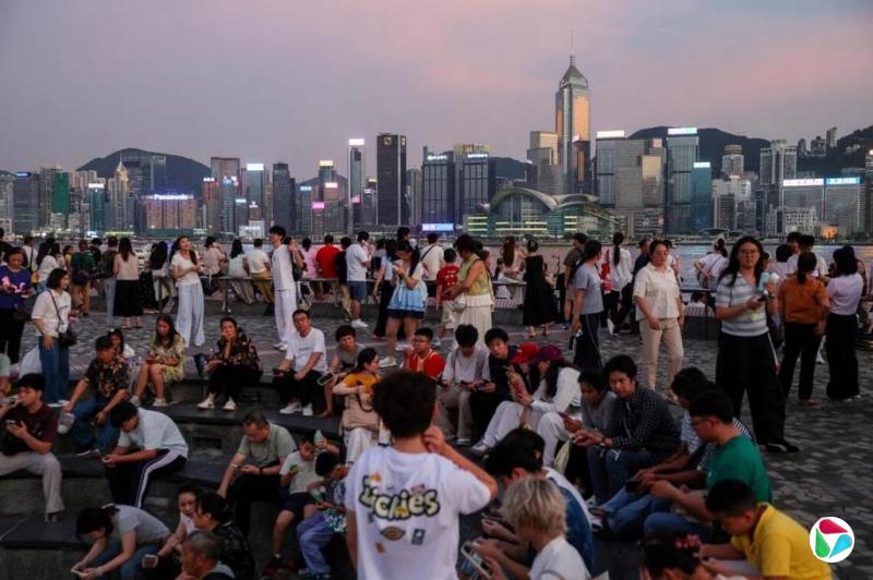 香港入境处:十一黄金周约744万人次出入香港