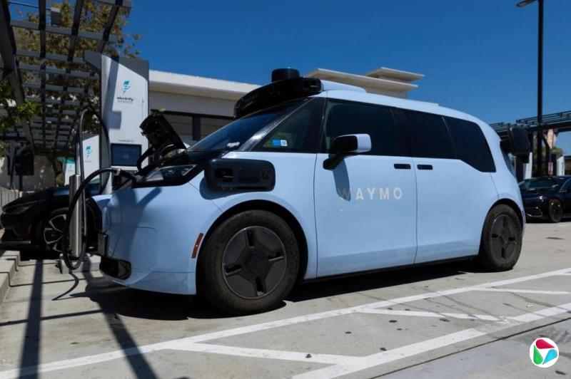 �о���Robotaxi�����ʲ������� С�����е��ϳ�������