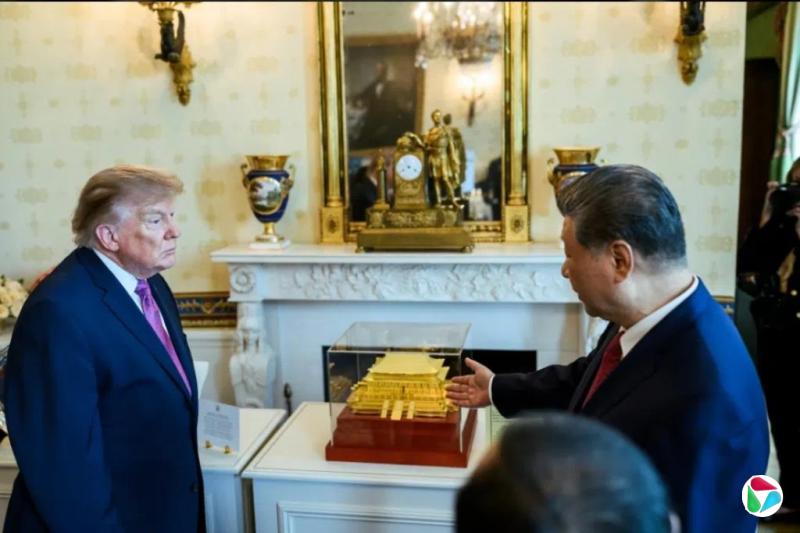 ��ͼ�������׹���������ʾϰ��ƽ�������ս�ɫ̫�͵�ģ��