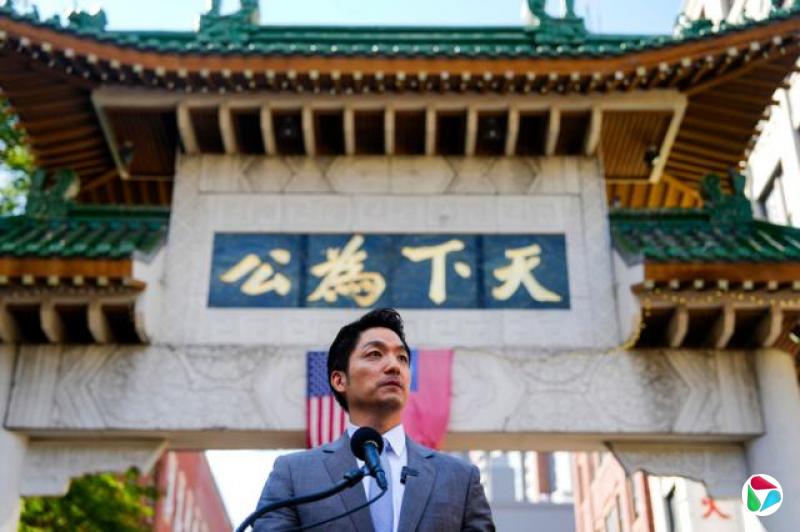 ̨���г����򰲷����������ڲ�ʿ�ٻ�������̸���������еĻ�����¥��Chinatown Gate����̨��������1982�����貨ʿ�١�