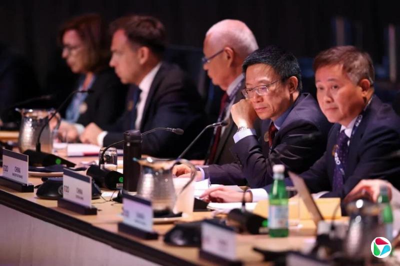 潘功胜警示AI相关金融脆弱性 重申全球失衡不能依靠汇率调节