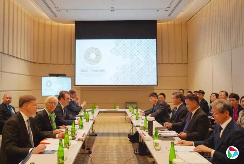 中国财长:愿与欧盟加强对话 应对全球经济失衡