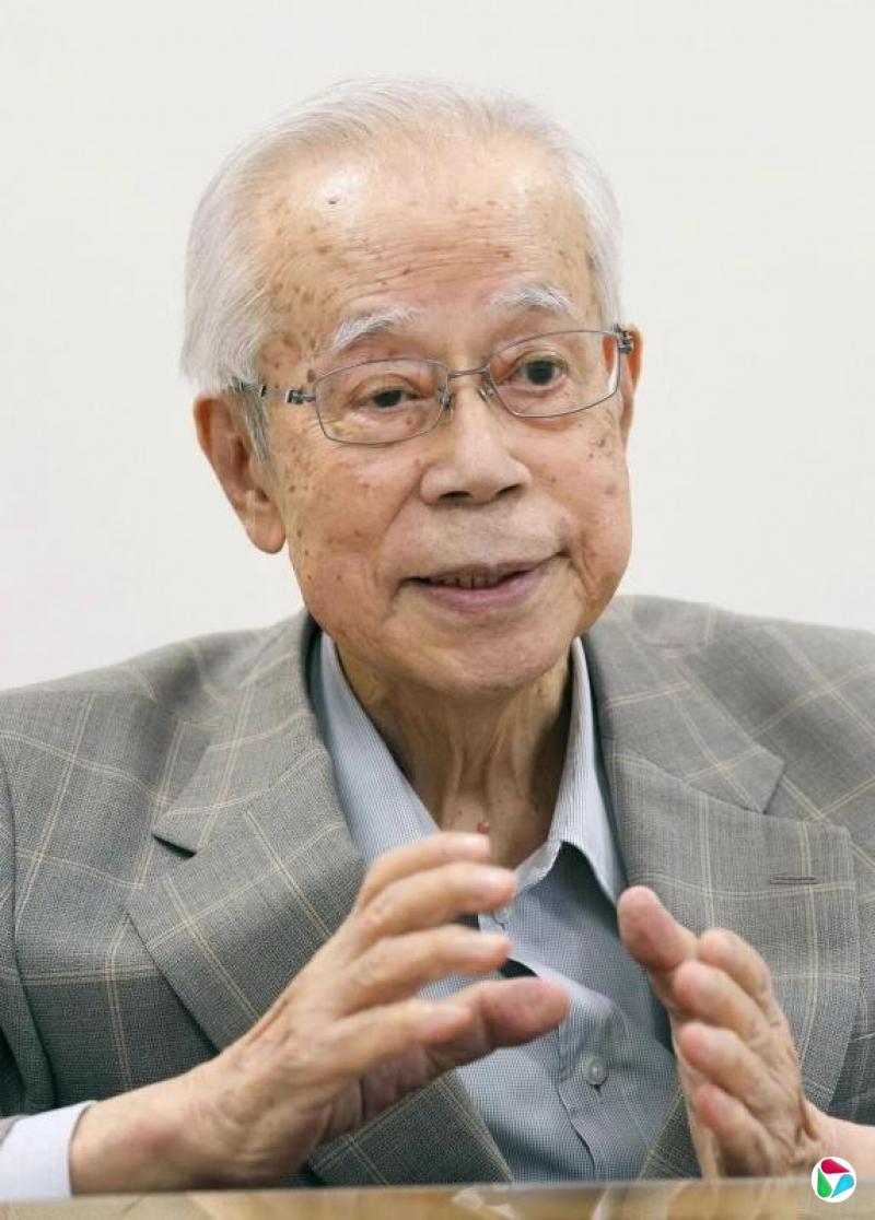 习近平向日本前首相福田康夫遗属致唁电