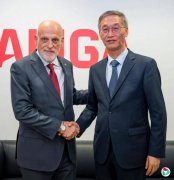 ������ϯ����й���ʹ���θ����¼���������ɹ�